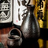 季節に合わせた日本酒を常備、蕎麦屋ならでは焼酎の蕎麦茶割りも