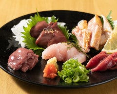 お刺身でも、お召し上がりいただける、鮮度の高い鶏肉を使用