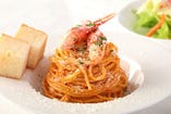 紅ずわい蟹のスパゲティ　トマトクリームソース　