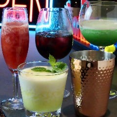 AMUSEMENT＆DINING BAR HANG OUT