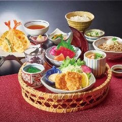そば・刺身・天ぷらなどの当店自慢の和食を存分に楽しめる定食