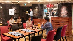 開放感たっぷりのダイニングテーブルフロア