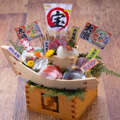 かっこ自慢の刺身盛り合わせ
