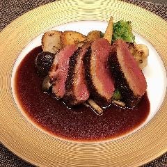 鴨胸肉ロースト　蜂蜜とエビスのラケ