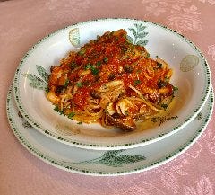 海の幸とキノコのトマトソース和えスパゲッティ