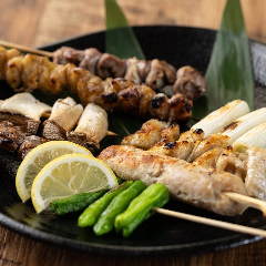 【豊富】気軽に楽しめるメニューが充実！串焼きが人気です
