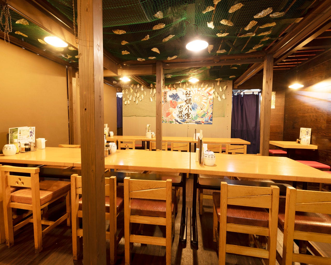 牡蠣小屋 水道橋 の店内