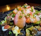 季節のおすすめ料理 
鮮魚のお刺身サラダ 特製醤油ドレッシング