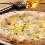 4種チーズと有機蜂蜜のクアトロフォルマッジョ