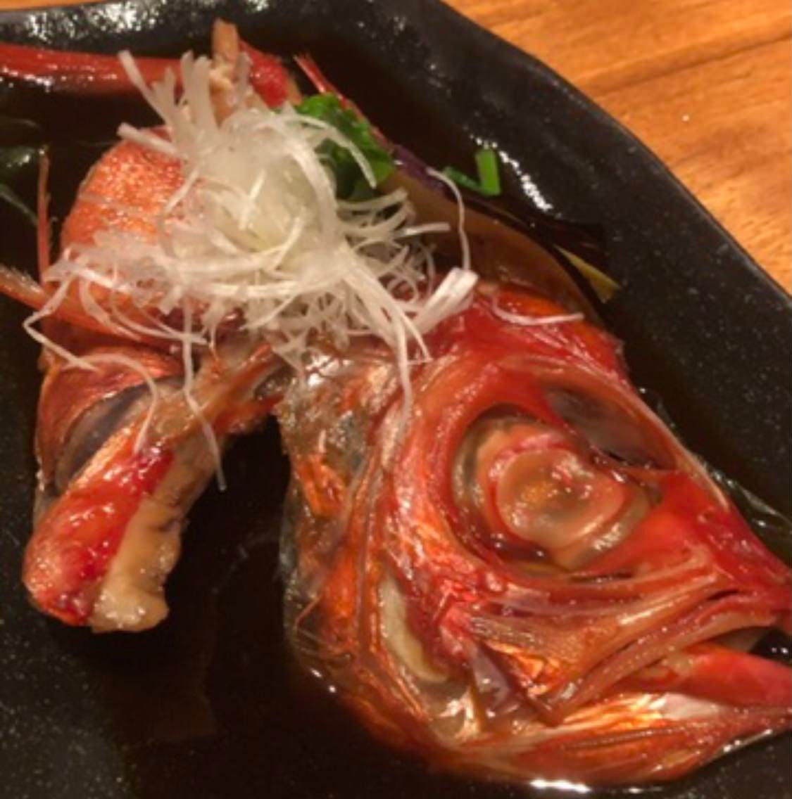 神津島産の金目鯛の煮付けなどが味わえる『金目鯛コース』！