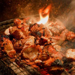 厳選された大山鶏を使用しております。炭火で調理がおすすめ！