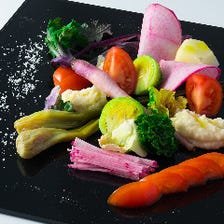 神戸の野菜や鮮魚など旬素材を仕入れ