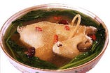 地鶏と豚足のスープ