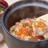 桜鯛と筍の土釜炊き御飯（30分程かかります）
