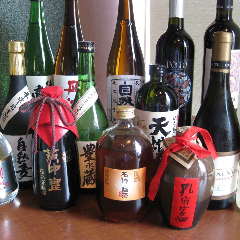 日本ワインやこだわりの焼酎、甕出しの紹興酒も！