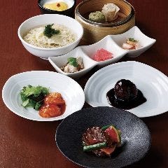 その日に頼めるコースや、予約限定のコースもご用意。