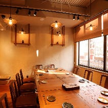 ［道頓堀を望むお洒落個室］燻製バル モトカラの画像