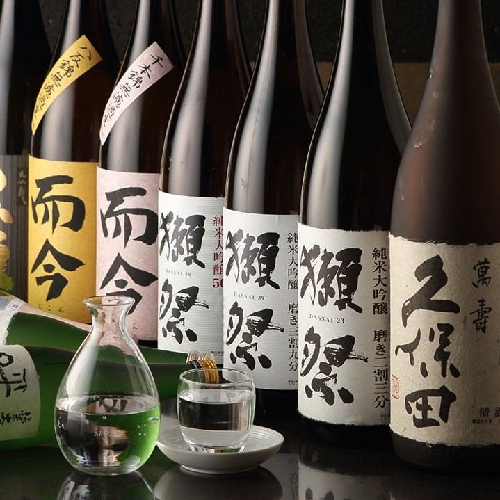 12種のプレミアム日本酒に30種の本格焼酎を厳選し取り揃えました