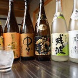 焼酎は、麦・芋・米・泡盛など多彩な品揃え