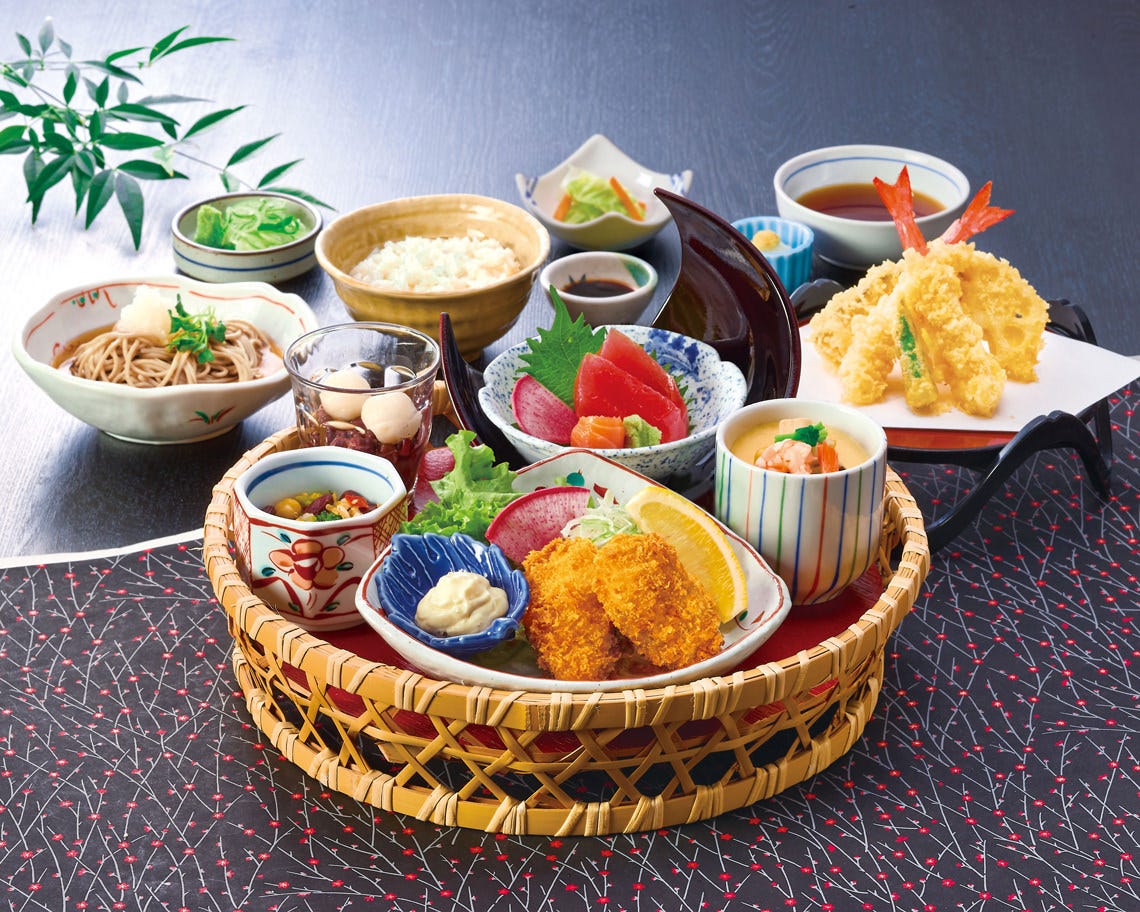 そば・寿司・天ぷらなどの当店自慢の和食を存分に楽しめる定食