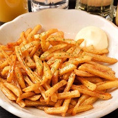 老若男女どの世代からも愛されるポテフラバター醤油！