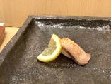 炙り　サーモン 塩(岩塩・レモン)