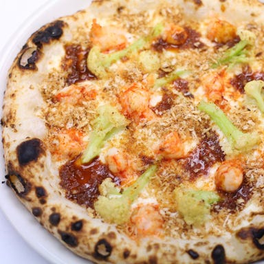 Trattoria Azzurri （トラットリア アズーリ）_赤エビとカリフローレ　ベシャメルとアメリケーヌのピッツァ　