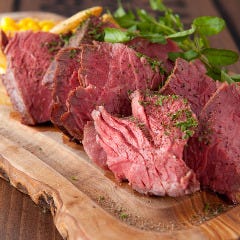 当日の1番おいしい部位を、こだわりの調理法でご提供します！