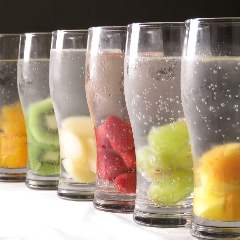 優しい飲み口が人気のマッコリカクテルも飲み放題でご用意