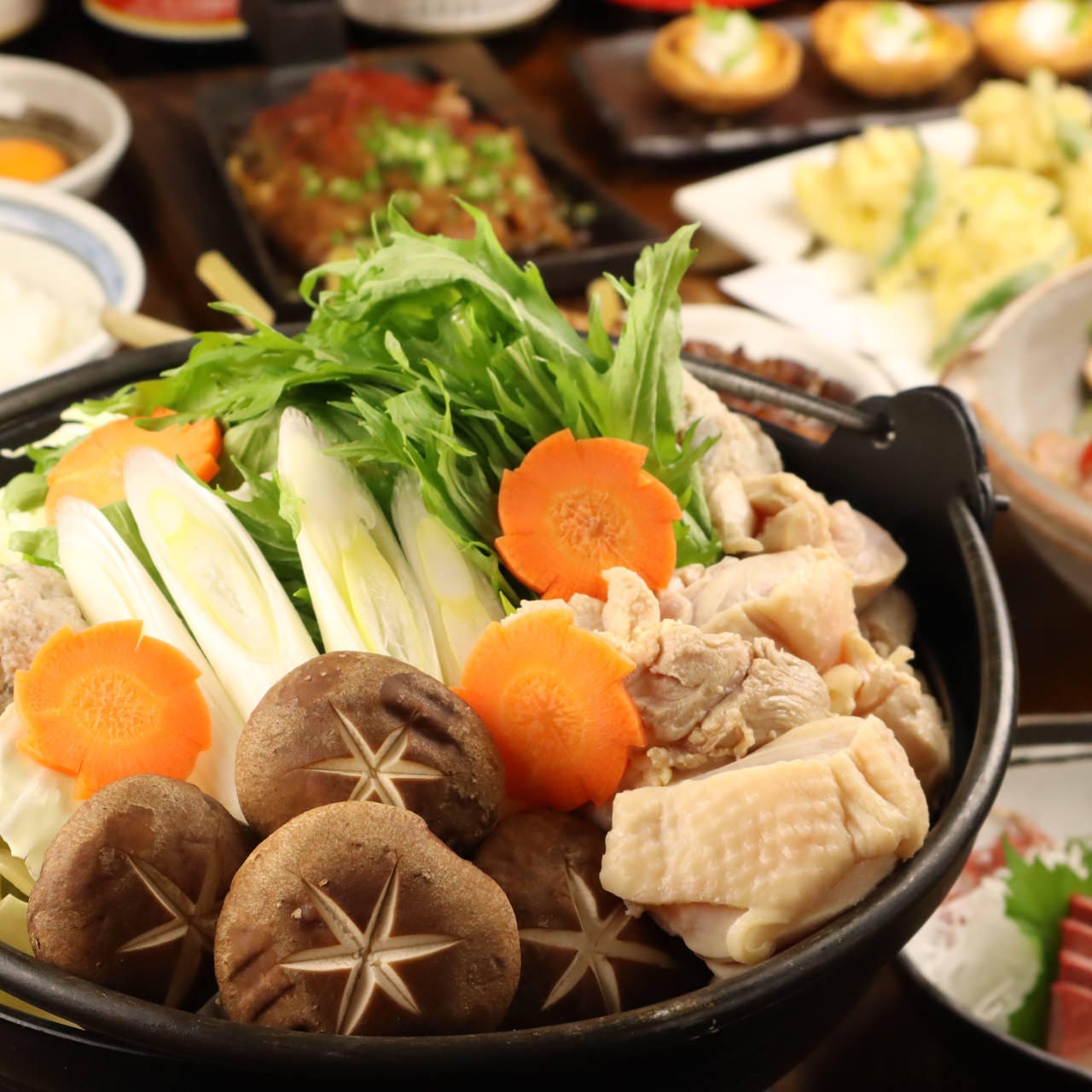 2 5時間飲み放題 全11品6000円 贅沢 紅帯 コース 銀鮭スモーク 旬の刺身５種 きびなご 蓮根餅 もつ鍋の詳細 九州料理居酒屋 博多道場 八重洲店 東京駅 八重洲 居酒屋 ぐるなび