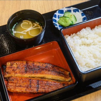 煉獄炭火 鰻鶏_鰻重 梅(半身)