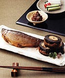 特大の子持ち鮎の赤煮