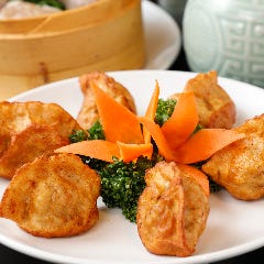吉祥 CHINESE DINING 銀座インズ_◇揚げ水餃子
カリッとした食感ともちもちっとした食感が一度で二度楽しめます♪他にも小籠包や焼売などこだわり点心をご用意しております。