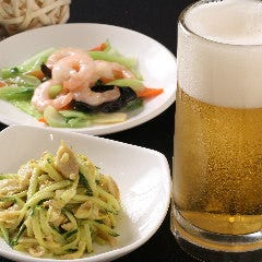 吉祥 CHINESE DINING 銀座インズ_◇夕暮セット
約50種類から選べる小皿料理2品にドリンクを付けた、16:00~20:00限定の夕暮セット。自家製チャーシューや棒棒鶏などのお酒に合う逸品や、麻婆豆腐やエビのマヨネーズ和えといった定番の中華料理が選べます。