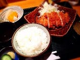 地鶏カツ定食（サラダ・煮物・みそ汁・おしんこ付）