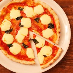 フレッシュバジルとモッツアレラのマルゲリータ