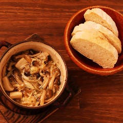 たっぷりキノコのアヒージョ