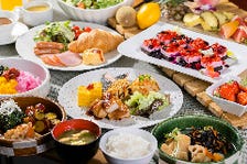 人気の朝食はビュッフェスタイル