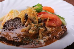 日替りランチ(火)ポーク(水)チキン(木)ハンバーグ(金)魚料理