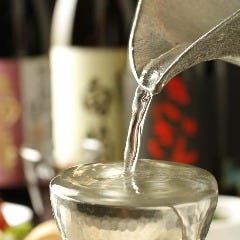 高級酒器とされる錫の酒器でご提供致します