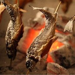 ランチでもいろり焼きをご堪能いただけます（※籠盛り除く）