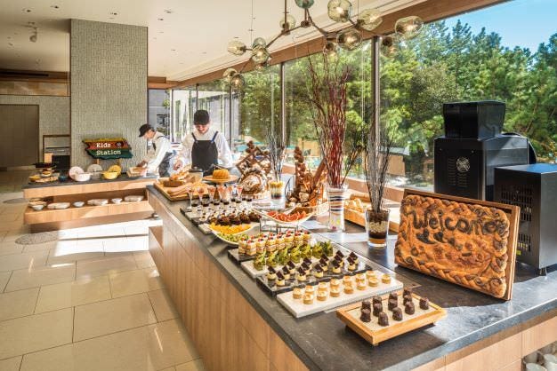 ヒルトン東京ベイ フォレストガーデン 舞浜 バイキング ビュッフェ ぐるなび