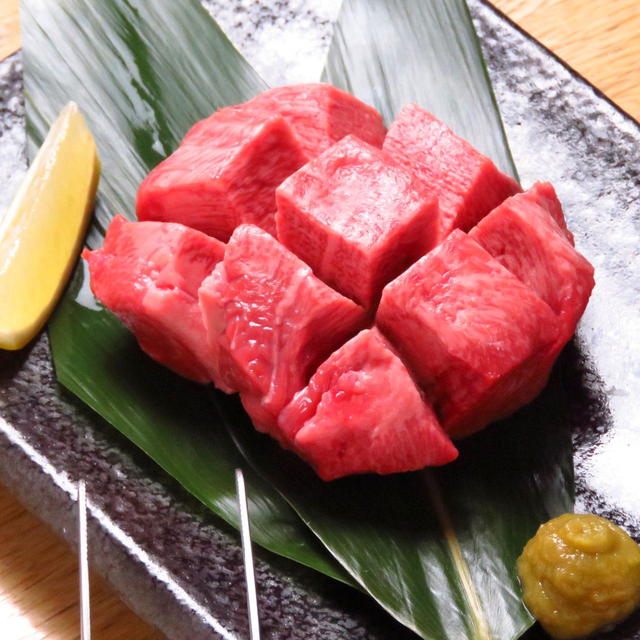 新宿・歌舞伎町でおすすめの焼肉店「幸永」の「厚切りタンステーキ」の画像