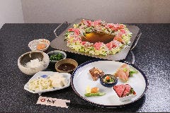 大皿盛りの前菜が付いた、お値打ち但馬コース