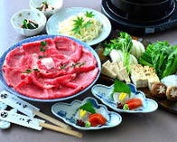 【牛すき焼きコ－ス】　7,260円（税サ込）