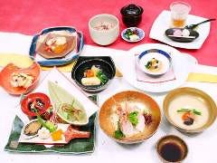 季節会席【八千円】　9,680円（税サ込）