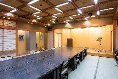 100名規模の宴会も可能な大宴会場