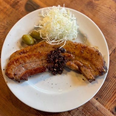 Cafe ＆ Tapas Bar BENNY_豚バラステーキなど豊富なメニュー