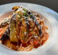 生パスタは1,400円〜1,900円からお選びできます
