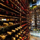フランスを中心に約4００種類のワインをご用意しております